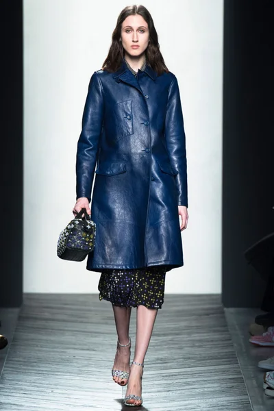 Look 15